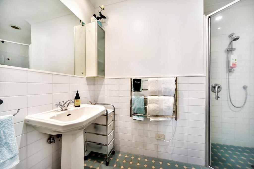 Takapuna Beach Accommodation Оукланд Екстериор снимка