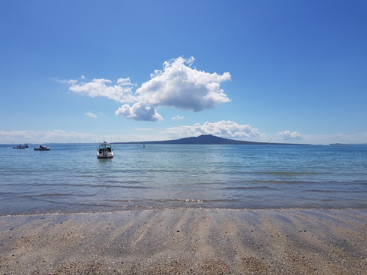 Takapuna Beach Accommodation Оукланд Екстериор снимка